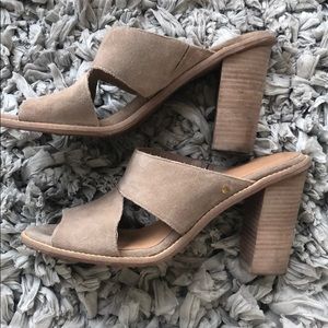 Tan ugg sandals